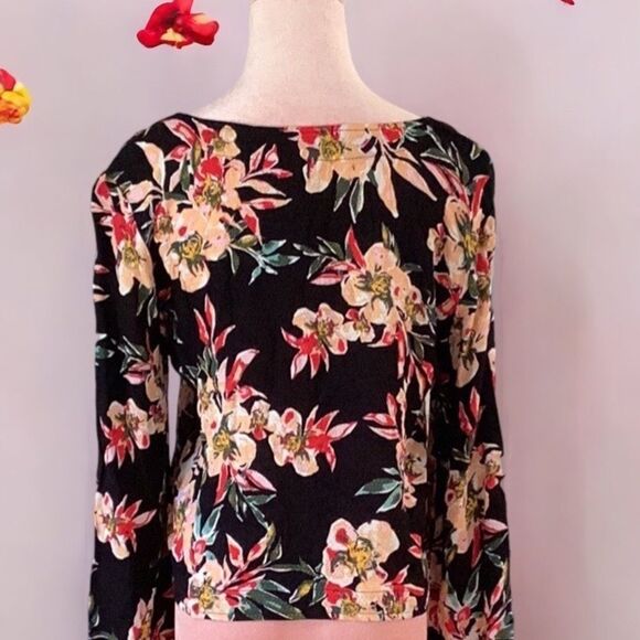 ROXY WOMENS MEDIUM TOP BLOUSE  UTTON TIE FRONT ALL OVER FLORAL BELL SLEEVES - Picture 4 of 7